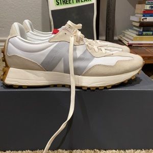 New Balance 327